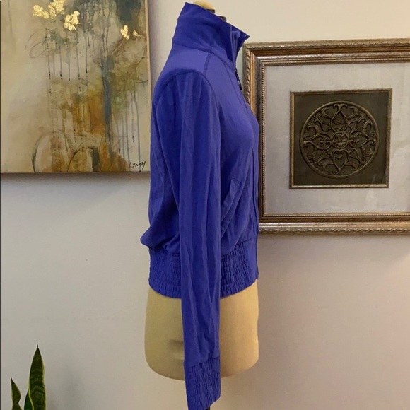 Lululemon high neck sports jacket, size 6 - Picture 4 of 7